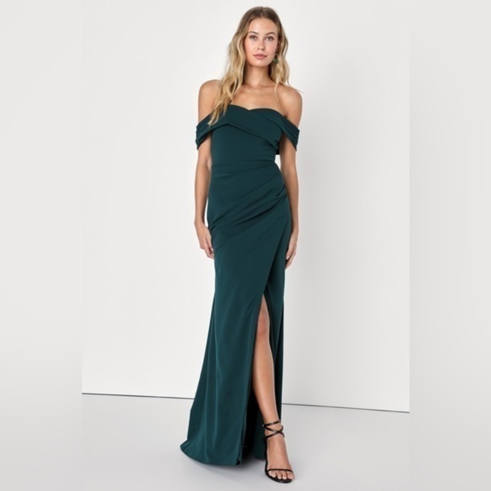 ⚫️ High-Class Presence Emerald Green Off-the-Shoulder Maxi Dress